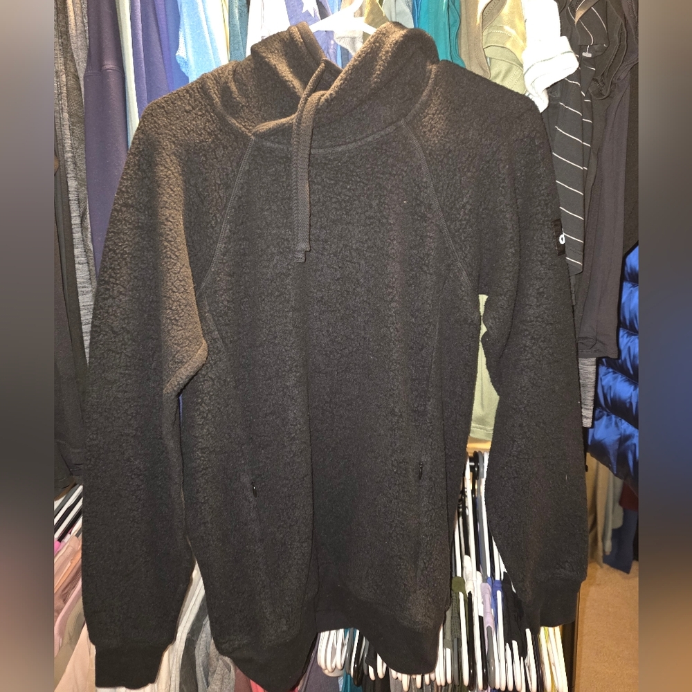 ALO Yoga Sherpa Hoodie black S hooded plush pockets unisex